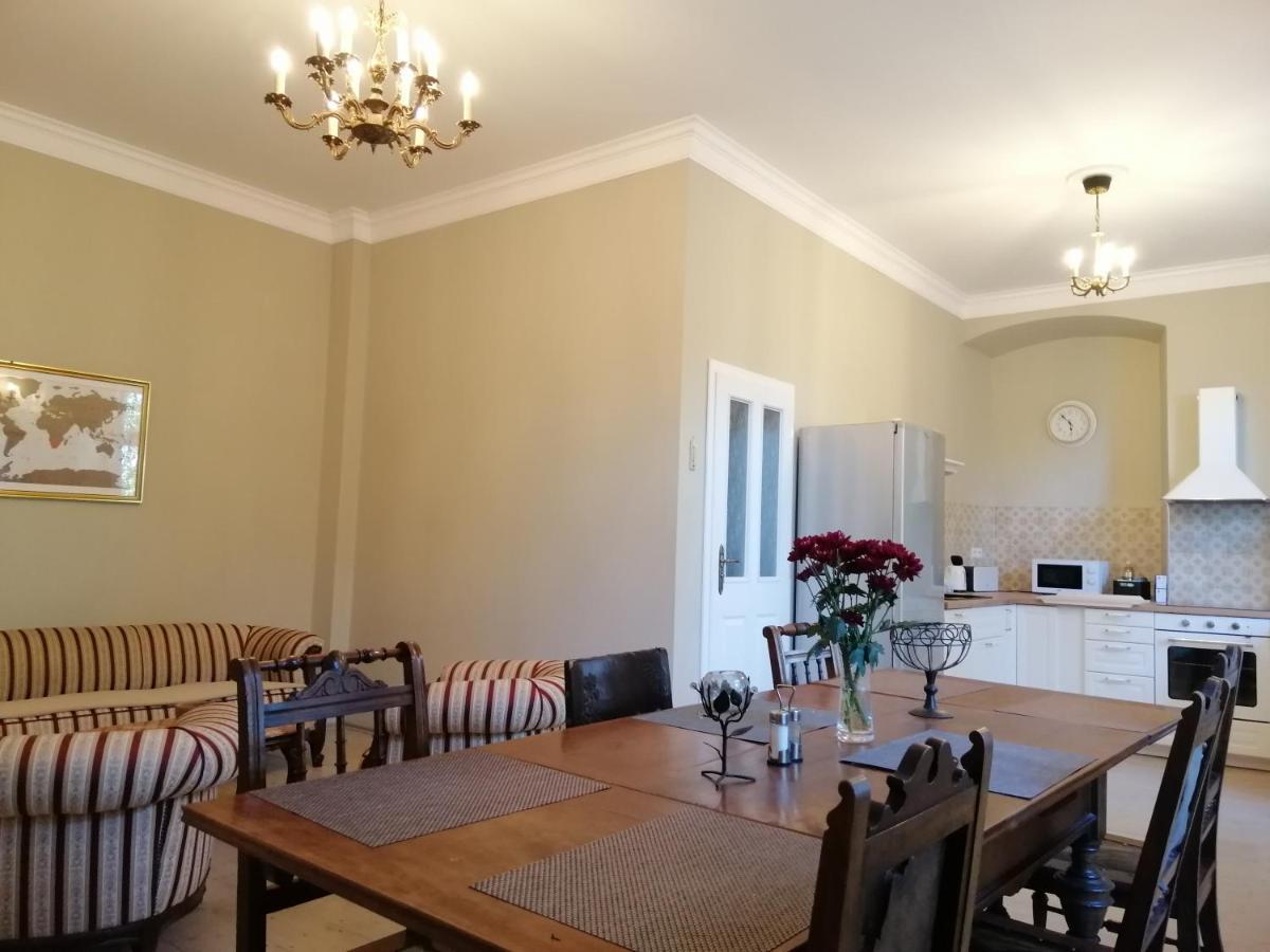Apartman Fara Vcelakov ภายนอก รูปภาพ